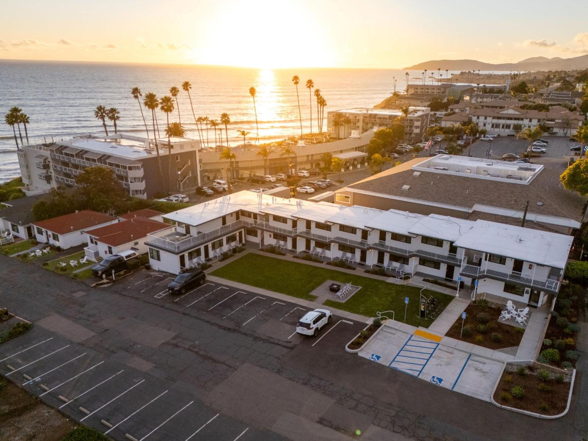 Tides Oceanview Inn And Cottages Писмо Бич Экстерьер фото