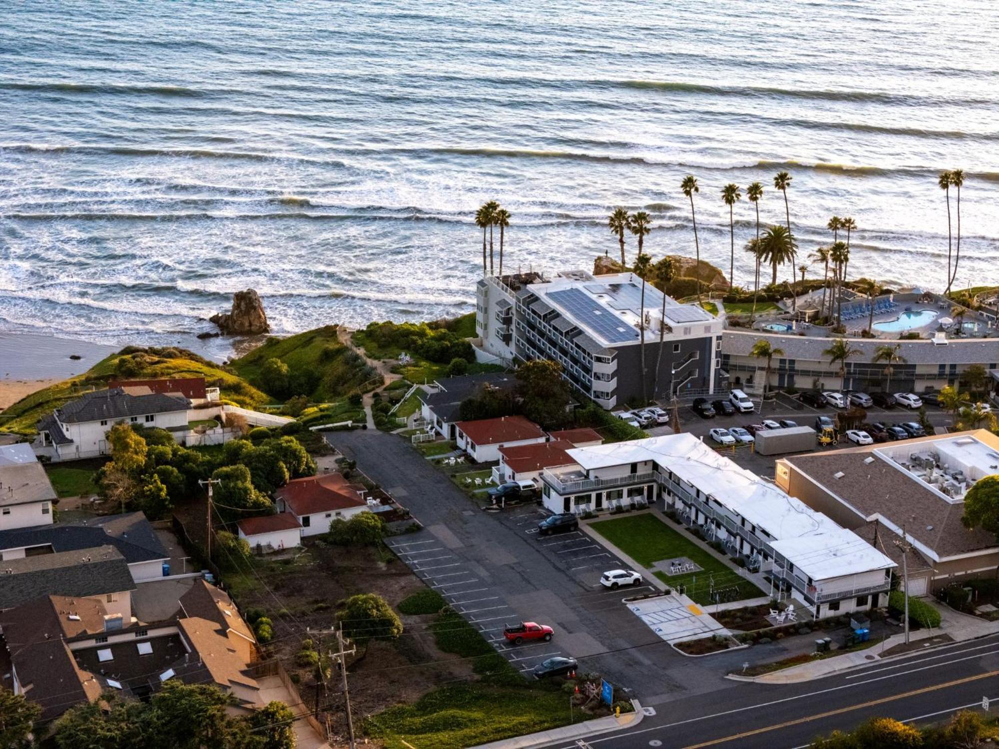 Tides Oceanview Inn And Cottages Писмо Бич Экстерьер фото