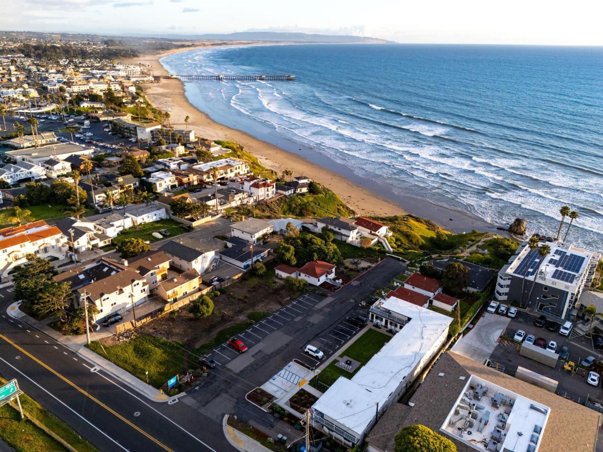 Tides Oceanview Inn And Cottages Писмо Бич Экстерьер фото