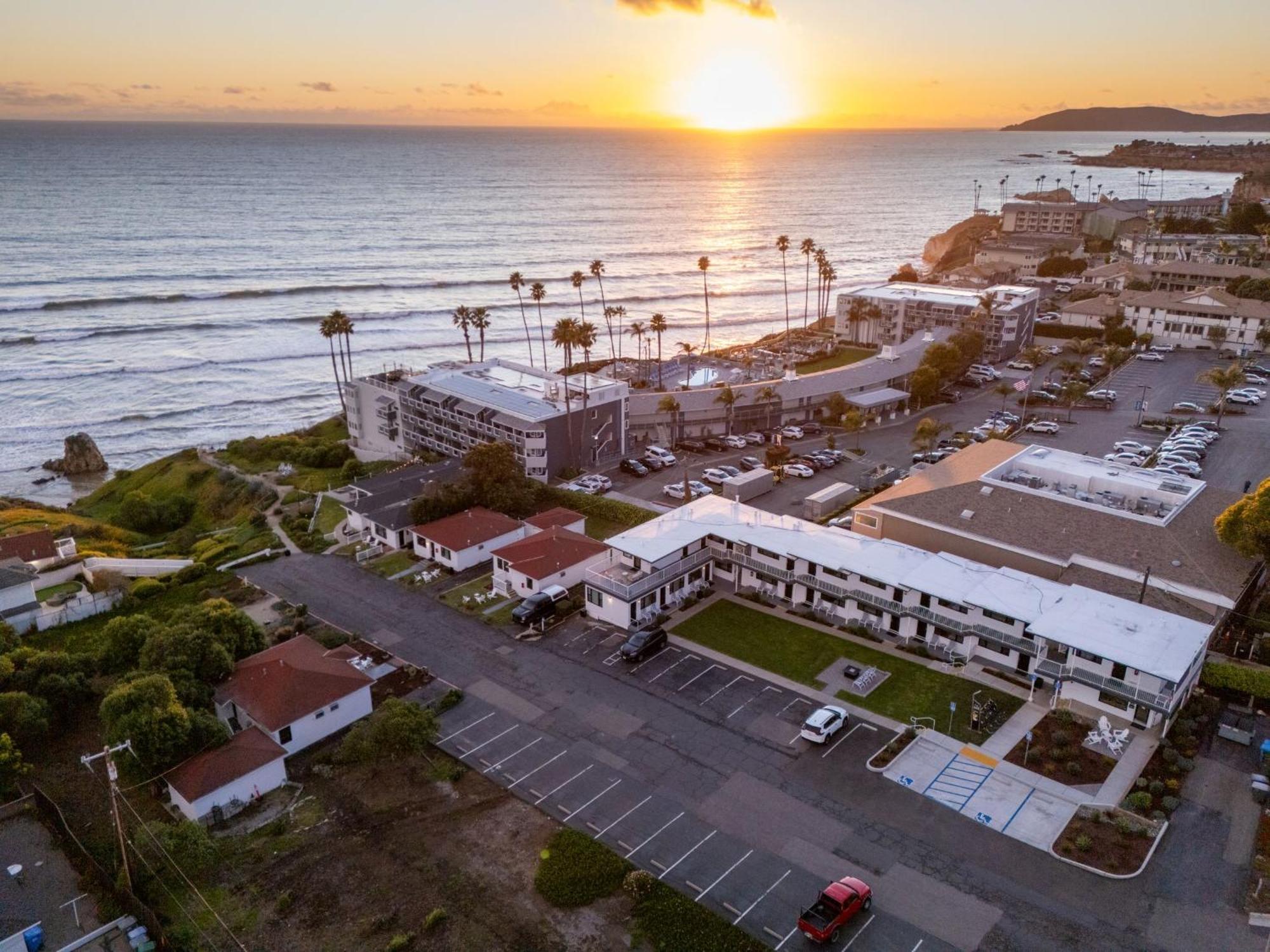 Tides Oceanview Inn And Cottages Писмо Бич Экстерьер фото