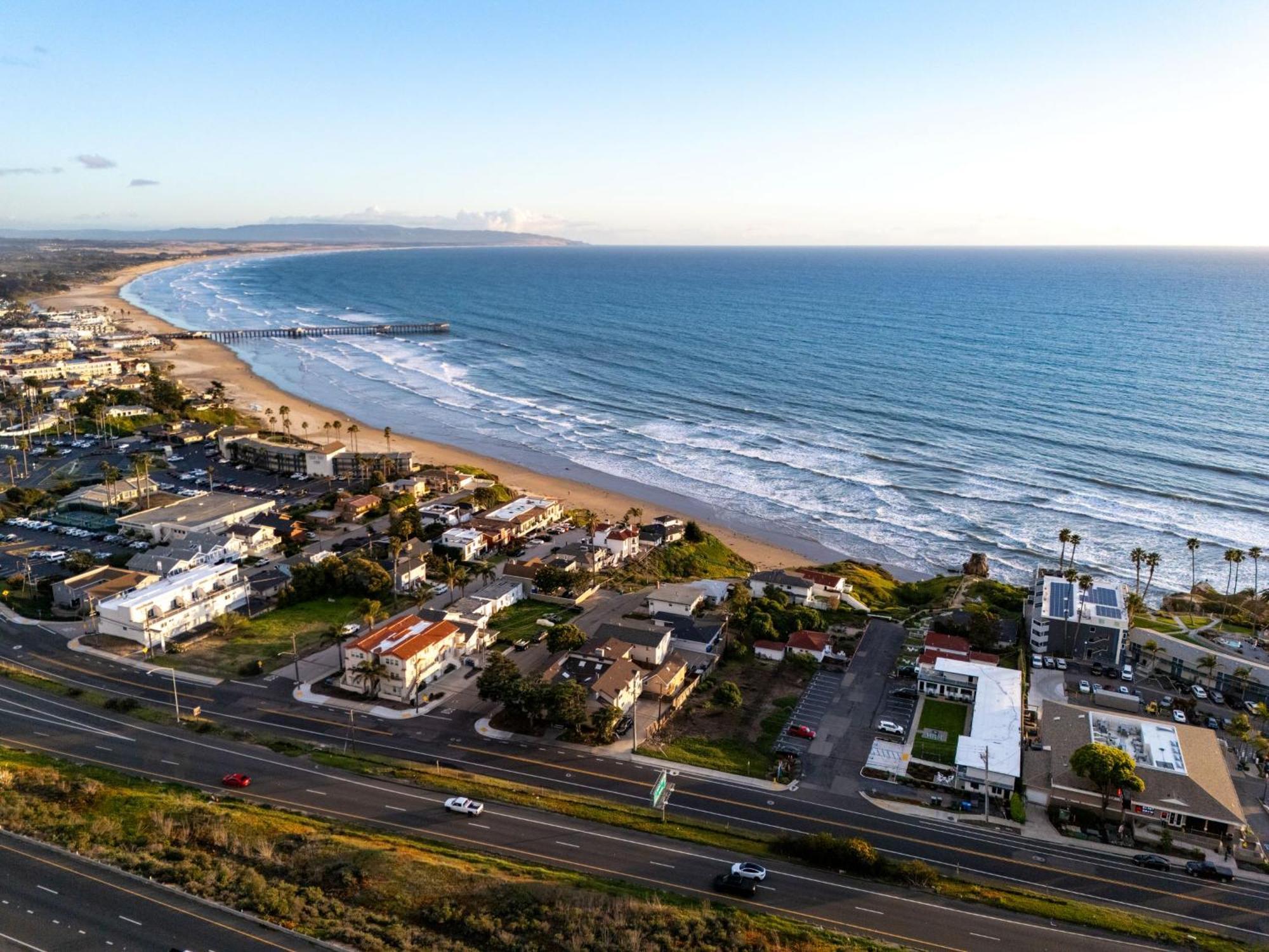 Tides Oceanview Inn And Cottages Писмо Бич Экстерьер фото