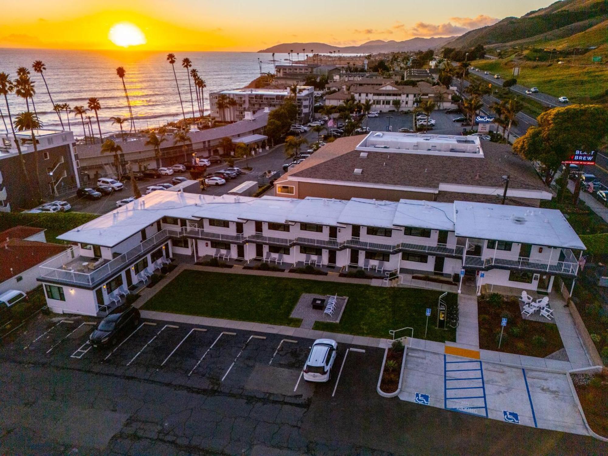 Tides Oceanview Inn And Cottages Писмо Бич Экстерьер фото
