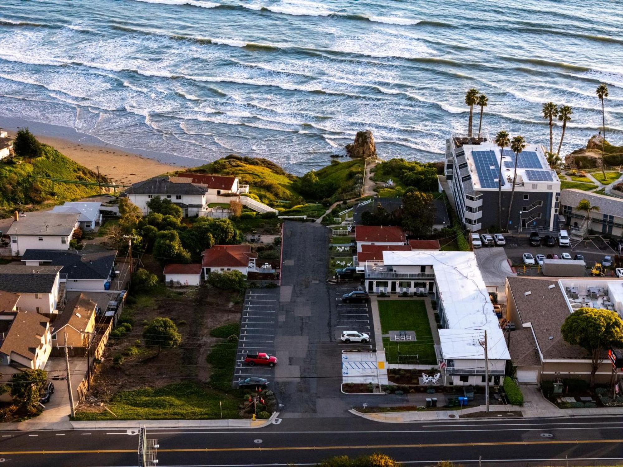 Tides Oceanview Inn And Cottages Писмо Бич Экстерьер фото