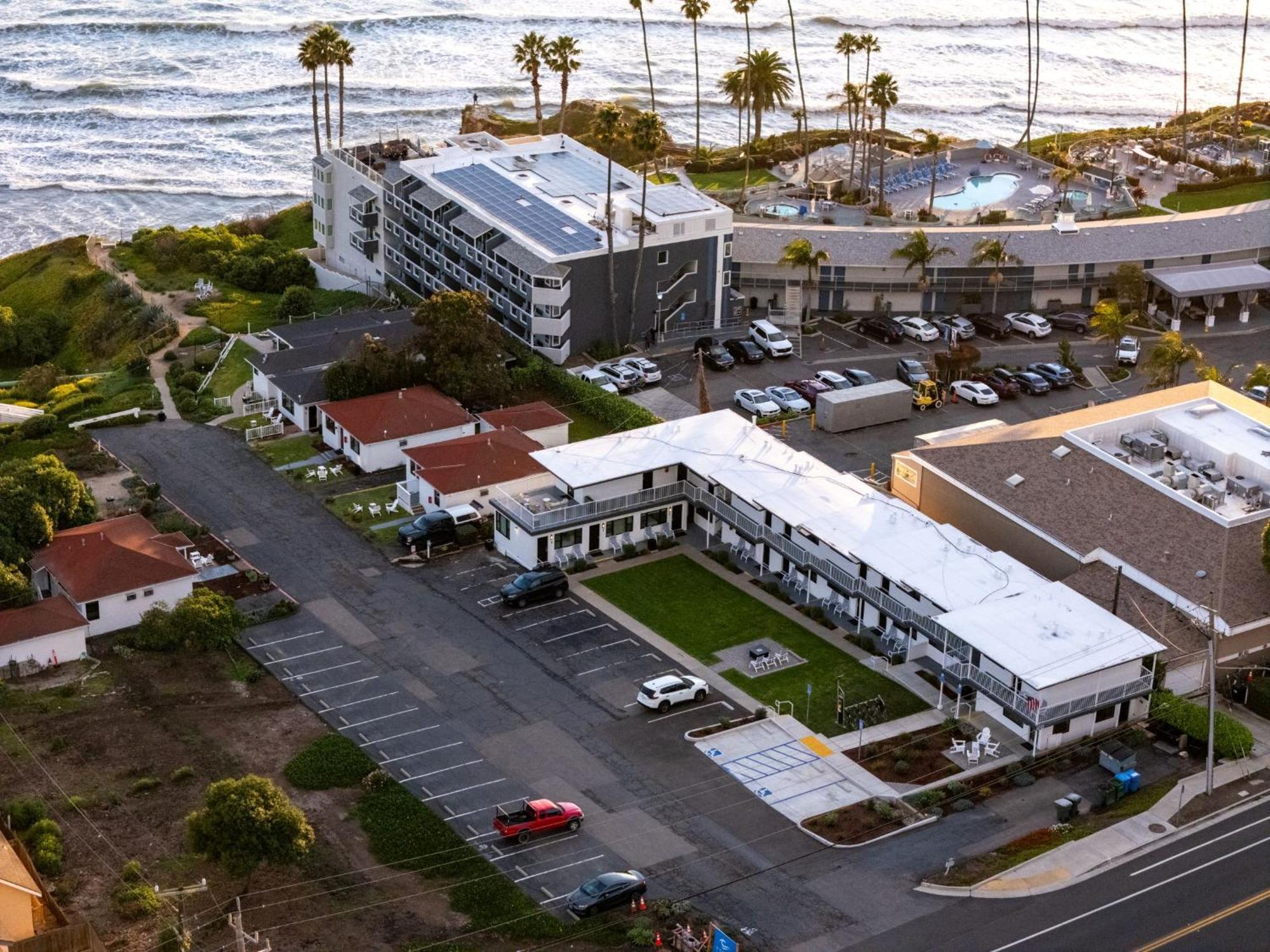 Tides Oceanview Inn And Cottages Писмо Бич Экстерьер фото